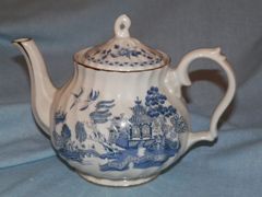 Blue Willow Teapot - Blue Willow China